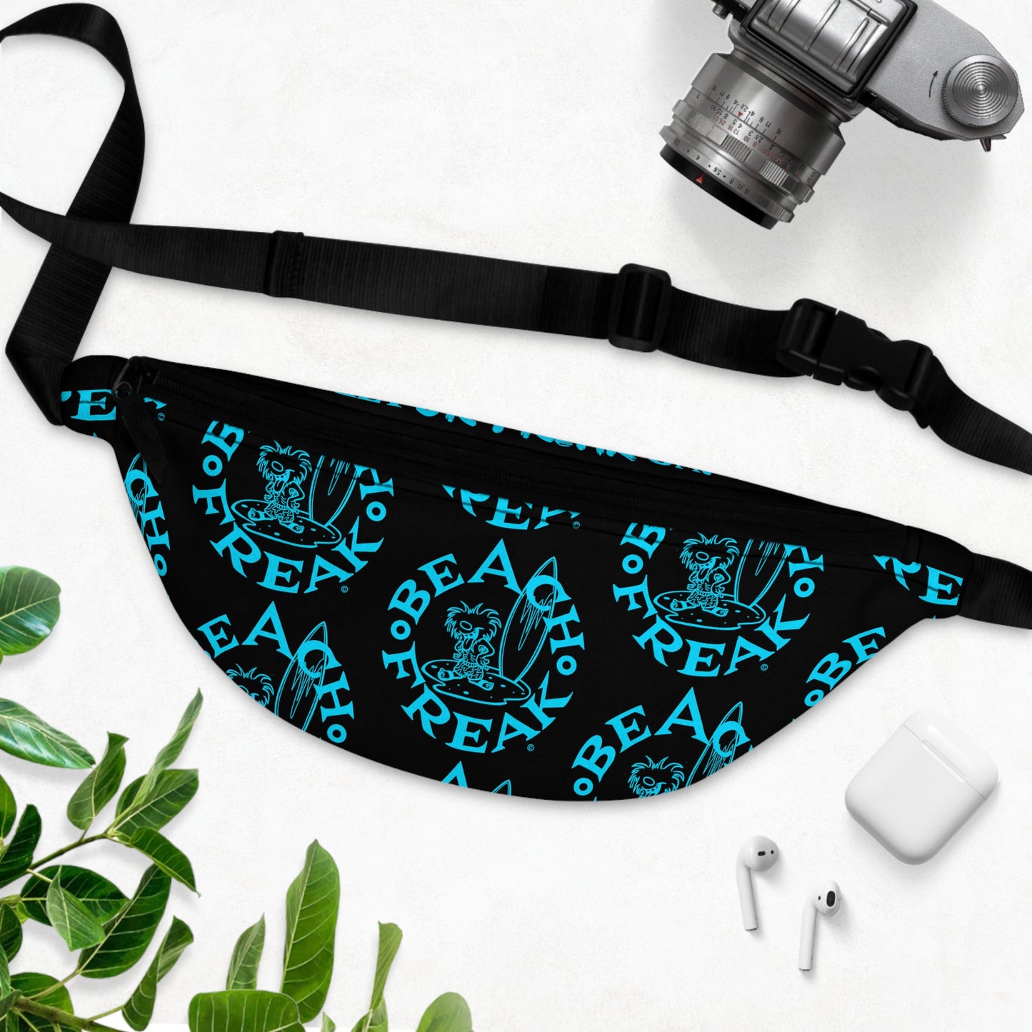 NEON BLUE BEACH FREAK© FANNY PAK